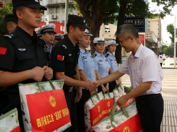 一瓶水3(1).jpg